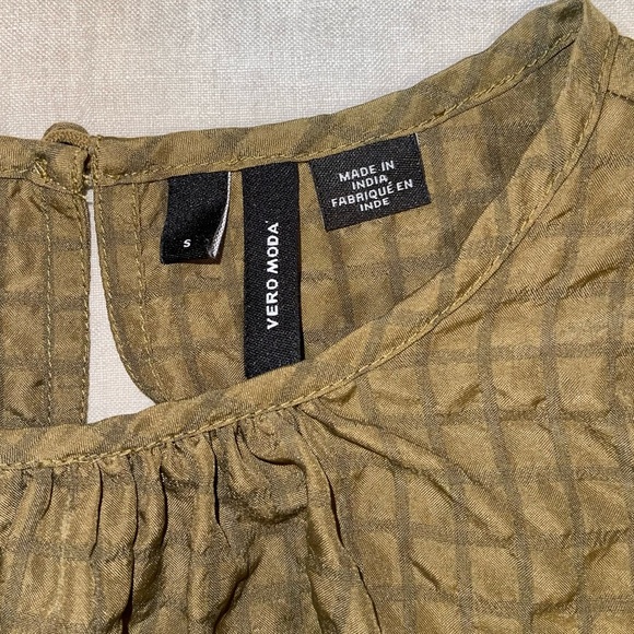 Vero Moda Ruffle Blouse - Picture 2 of 2